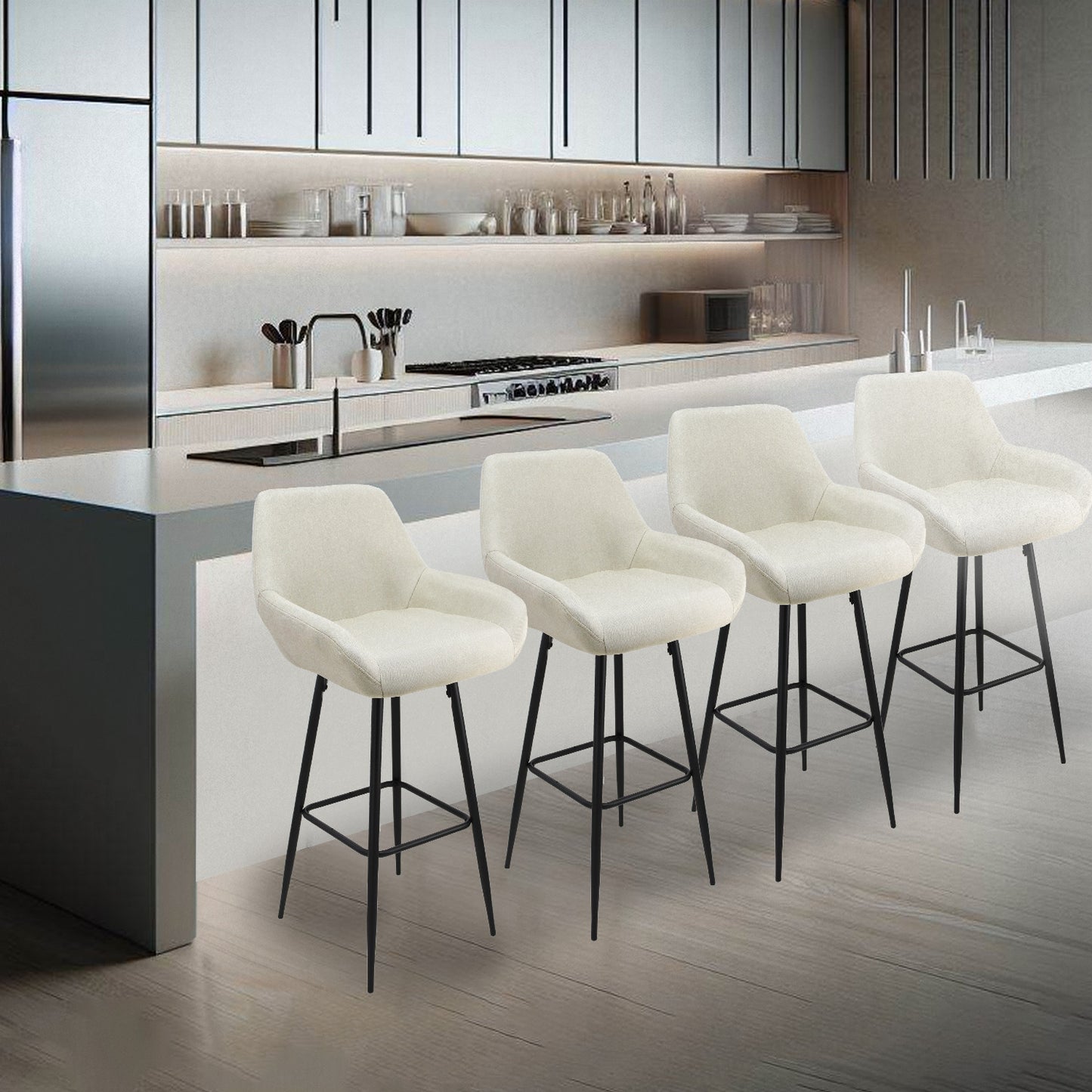 Banco tapizado en tela beige con estructura negra ambientado en una barra de cocina